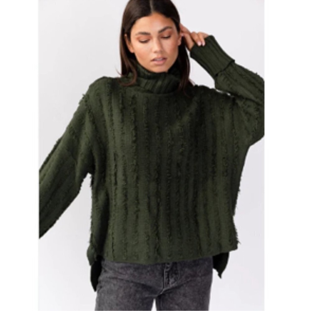 GILLI Hunter Green Distressed Detail Turtleneck Sweater Women’s Small